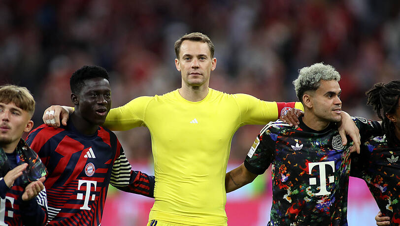Bayern-Torwart Manuel Neuer feiert nach dem 7:0 gegen Union Berlin mit seinen Mitspielern – in seiner wohl letzten Saison beim Rekordmeister glänzt er erneut mit starker Leistung und Risiko-Grätsche. Bayern-Torwart Manuel Neuer feiert nach dem 7:0 gegen Union Berlin mit seinen Mitspielern – in seiner wohl letzten Saison beim Rekordmeister glänzt er erneut mit starker Leistung und Risiko-Grätsche.