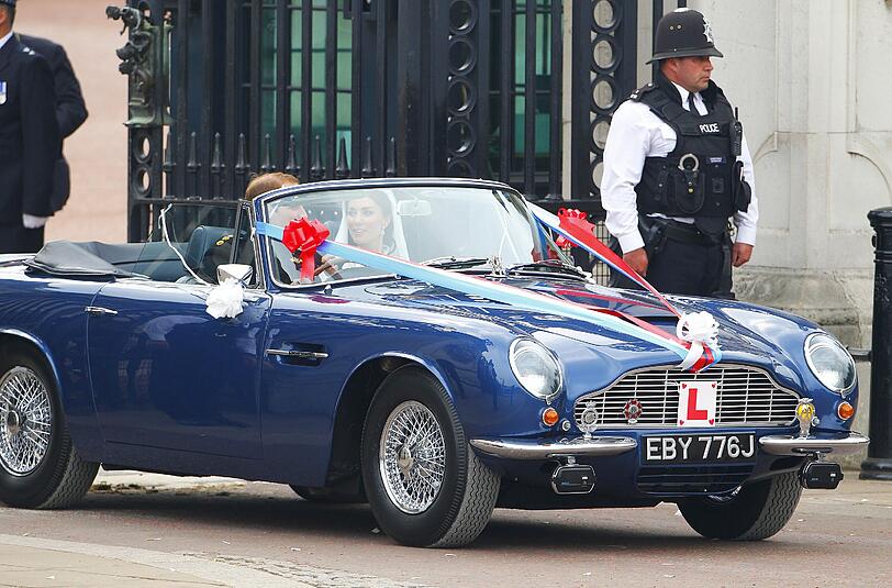 Die Trauung, die Kutschfahrt, der Kuss - die schönsten Bilder von der Traumhochzeit in London.