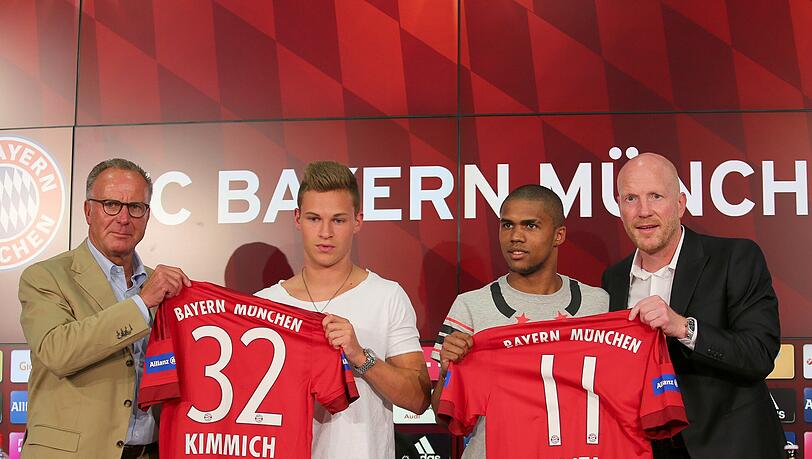 Bei der Vorstellung von Douglas Costa und Joshua Kimmich ist Bastian Schweinsteiger das vorherrschende Thema. Neuzugang Kimmich liefert ungewollt exklusive Infos. Bei der Vorstellung von Douglas Costa und Joshua Kimmich ist Bastian Schweinsteiger das vorherrschende Thema. Neuzugang Kimmich liefert ungewollt exklusive Infos.