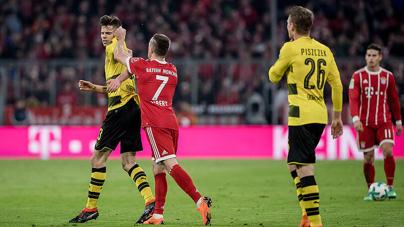 31. März 2018: Schlagabtausch mit Julian Weigl vom BVB, Ribéry nimmt die aktivere Rolle ein. Beide Streithähne sehen Gelb.
