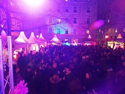 Der "Pink Christmas" am Stephansplatz hat sein ganz eigenes Flair, schrill und doch gemütlich.