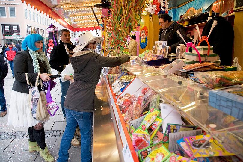 Buntes Treiben am Faschingssonntag in der Innenstadt