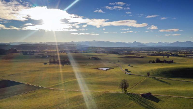 Sonne über dem Alpenvorland. Foto: Karl-Josef Hildenbrand/dpa/Archivbild Sonne über dem Alpenvorland. Foto: Karl-Josef Hildenbrand/dpa/Archivbild