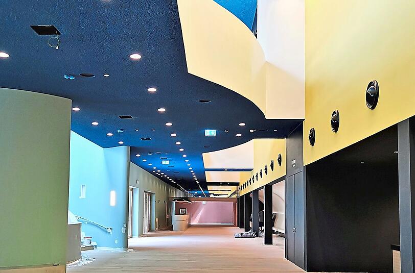 Das Foyer des neuen Volkstheaters - inspiriert vom Farbspiel im Goethe-Haus in Weimar. Und womöglich vom Beatles-Song "Yellow Submarine"?