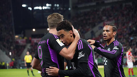 Lasst euch herzen: Harry Kane, Jamal Musiala und Leroy Sané (v.l.) sind aktuell die Erfolgsgaranten beim FC Bayern.