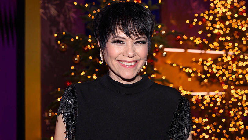 Engagiert f&uuml;r Kinder in Not: Schlagers&auml;ngerin Francine Jordi bei der Sternstunden-Gala 2025 in der Frankenhalle in N&uuml;rnberg.