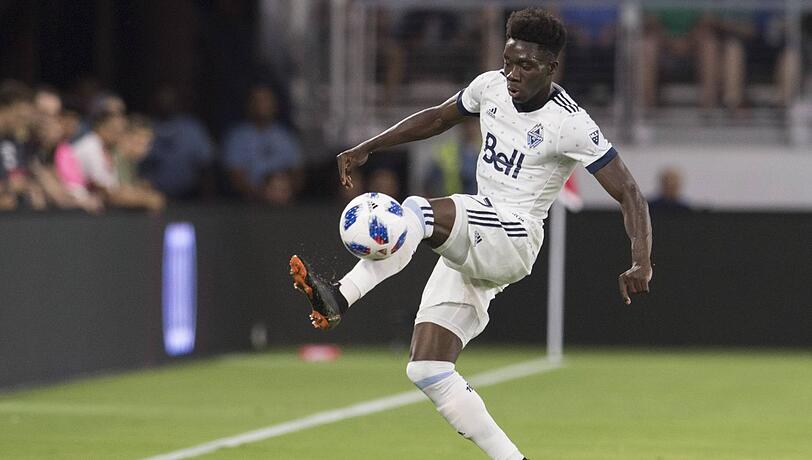 Alphonso Davies soll beim FC Bayern auf dem Wunschzettel stehen.