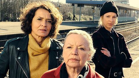 "Tatort: Lenas Tante": Lena Odenthal (Ulrike Folkerts, l.) mit Johanna Stern (Lisa Bitter, r.) und Nikola Odenthal (Ursula Werner).
