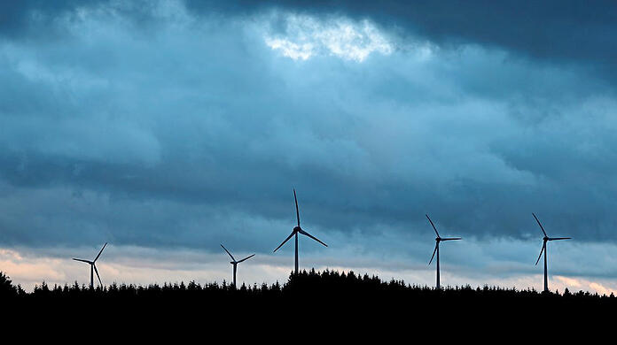 Windräder bei Aitrang im Allgäu: Bayerns Wirtschaft fordert deutlich mehr von ihnen.