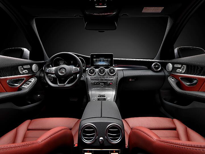 Soll neue Maßstäbe im Segment der unteren Premium-Mittelklasse setzen: Die neue Mercedes C-Klasse.