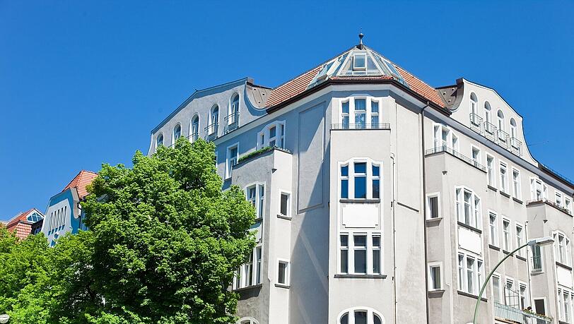 Mietwohnungen in München – die neue Regierung vergisst nach Meinung von Ernst Weichselgartner „Die Kuh die man melken will, muss man füttern“. Mietwohnungen in München – die neue Regierung vergisst nach Meinung von Ernst Weichselgartner „Die Kuh die man melken will, muss man füttern“.