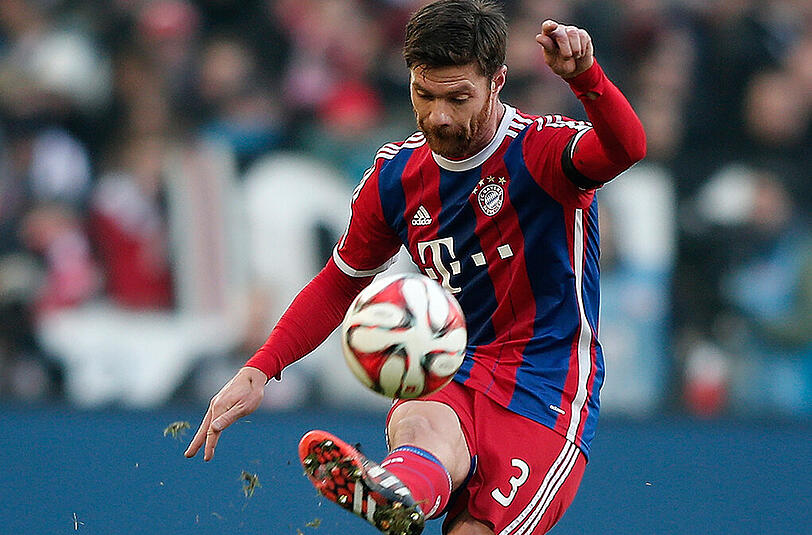 XABI ALONSO - NOTE 3 - Der Spanier hatte mit Abstand die meisten Ballkontakte (148) plus eine überragende Passquote (94 Prozent). Herr der ruhenden Bälle &ndash; und nicht der schnellen Kombinationen. Seine Freistöße landeten weit überm Tor, gut jedoch seine Flanke vor der Groß-Chance von Götze. Guardiola nahm den 33-Jährigen nach 63 Minuten raus.