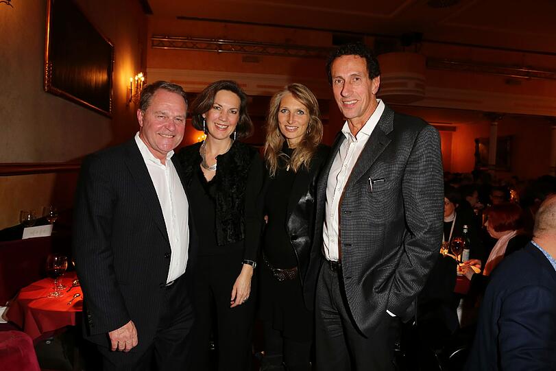 Kunstsinniges Quartett: Minister Wolfgang Heubisch (li.) und Lebensgefährtin Kristina Kalb, Nathalie Weidenfeld und Julian Nida-Rümelin.