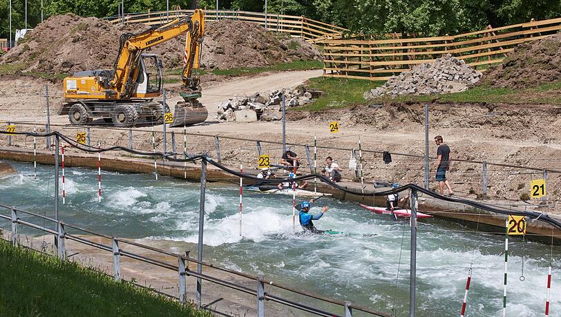 Am Eiskanal ist wegen der Umbauten für die Kanuslalom-WM 2022 Baustelle.