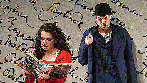 Die Nürnberger Kammersängerin Frances Pappas (hier als Donna Anna in Mozarts "Don Giovanni"), die derzeit Octavian und Cherubino singt, ist Vorsitzende der Initiative. Die Nürnberger Kammersängerin Frances Pappas (hier als Donna Anna in Mozarts "Don Giovanni"), die derzeit Octavian und Cherubino singt, ist Vorsitzende der Initiative.