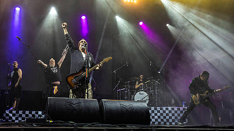 Ska-P bei einem Festivalauftritt in Berlin im Jahr 2019. Vor ihrem Auftritt am Tollwood gibt es Kritik eines linken Antisemitischen Bündnisses.