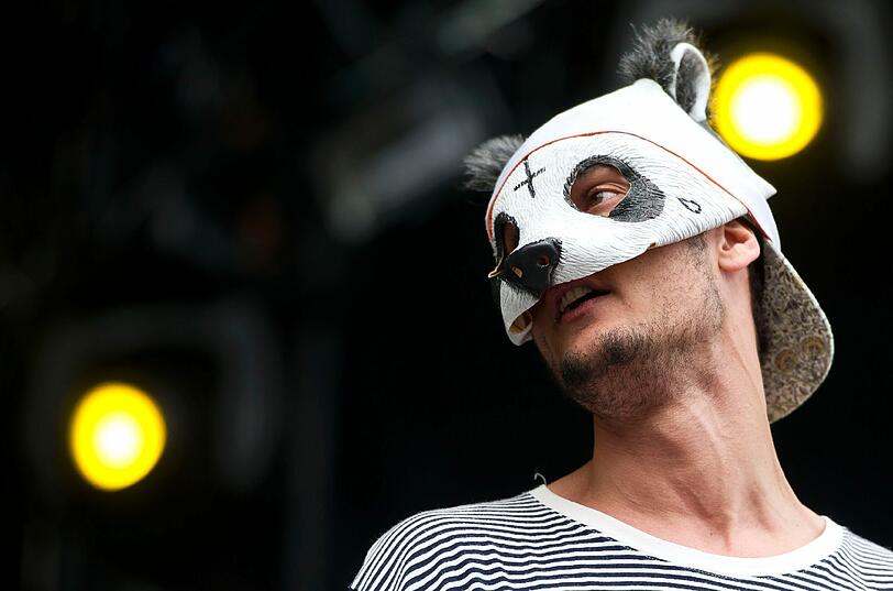 Heiße Rocker, wilde Punks und johlende Fans - auf den beiden Festivals Rock im Park und Rock am Ring feierten über 100.000 Rockfans am Wochenende ihre Lieblingsband. Unter anderem mit dabei: Metallica, Die Toten Hosen, The Ting Tings und Rapper Cro.