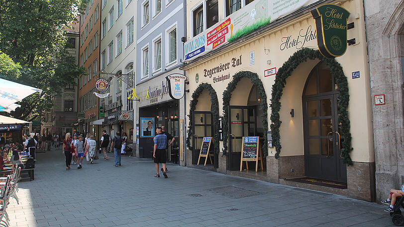 Tegernseer im Tal: 4,40 Euro. Bier: Tegernseer.