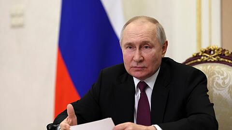 Putin und der Machtapparat sehen sich längst im Krieg mit dem "kollektiven Westen" unter Führung der USA, die es auf eine Zerstörung Russlands abgesehen hätten und dafür die Ukraine nur als Schlachtfeld nutzten.