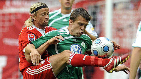 Zvjezdan Misimovic (r.) hier im Duell gegen Bayerns Anatoli Timoschtschuk.