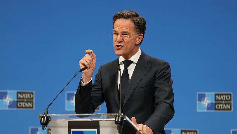 Sieht eine positive Entwicklung: Nato-Generalsekretär Mark Rutte stellte die neuen Zahlen am Donnerstag in Brüssel vor. (Archivbild) Sieht eine positive Entwicklung: Nato-Generalsekretär Mark Rutte stellte die neuen Zahlen am Donnerstag in Brüssel vor. (Archivbild)
