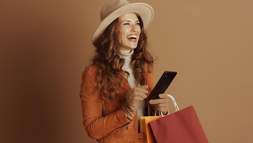 Im Herbst lässt es sich wegen vieler Rabatt-Aktionen hervorragend für Weihnachten shoppen. Im Herbst lässt es sich wegen vieler Rabatt-Aktionen hervorragend für Weihnachten shoppen.