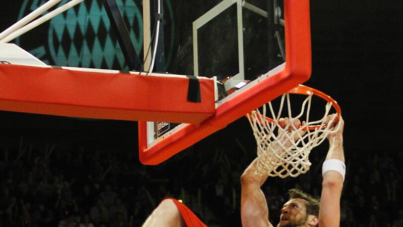 Jared Homan beim Dunk: Der US-Amerikaner überzeugte gegen Artland. Jared Homan beim Dunk: Der US-Amerikaner überzeugte gegen Artland.