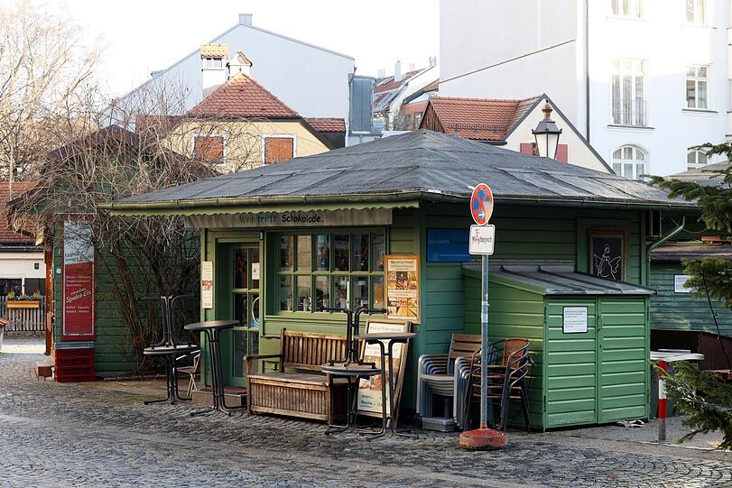 Charmant: die alten Marktstandl am Wiener Platz.