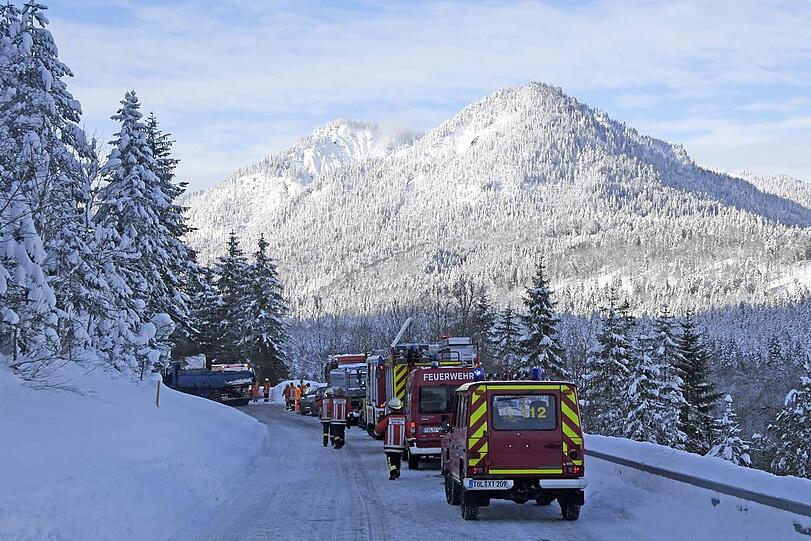 Dramatische Rettungsaktion nach einem Unfall auf der Bundesstraße 307 bei Fall-Vorderriß.