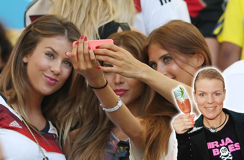 &bdquo;Sind die aus einer Barbie-Fabrik entkommen?&ldquo;: Comedian Mirja Boes über die Spielerfrauen, hier Montana Yorke (André Schürrle), Ann-Kathrin Brömmel (Mario Götze) und Cathy Hummels (v.l.) bei der WM 2014.