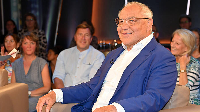 Der ehemalige Bayern-Trainer Felix Magath freut sich, dass beim FC Bayern wieder gearbeitet wird.