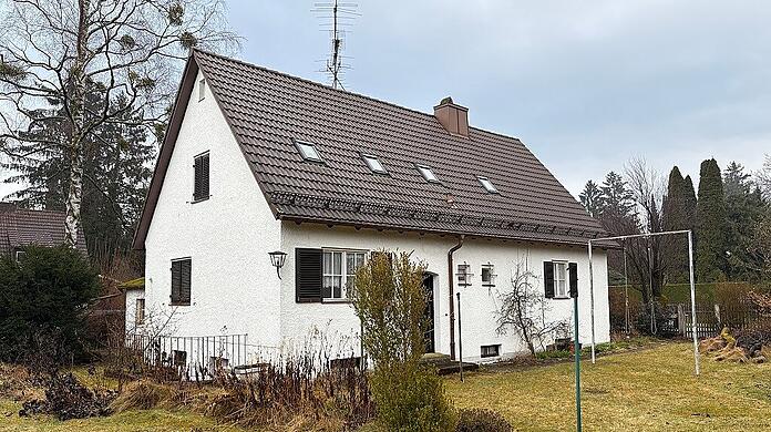 Auch dieses Haus in Hartmannshofen steht zum Verkauf.