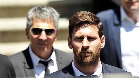 Lionel Messi mit seinem Vater Jorge im Jahr 2016. (Archivbild)