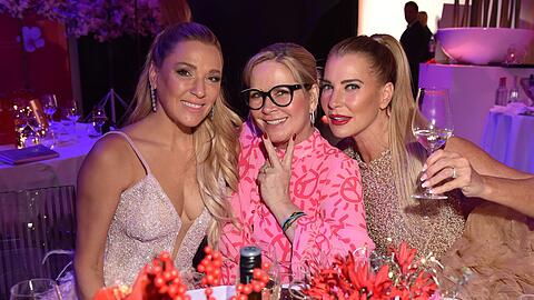 Simone Ballack, Claudia Effenberg und Giulia Siegel sind seit Jahren befreundet, waren aber noch nie gemeinsam in einem Trash-TV-Format zu sehen.