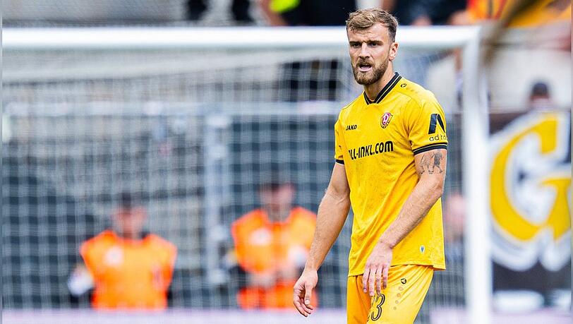 Lars Bünning steht bei Dynamo Dresden unter Vertrag. Lars Bünning steht bei Dynamo Dresden unter Vertrag.