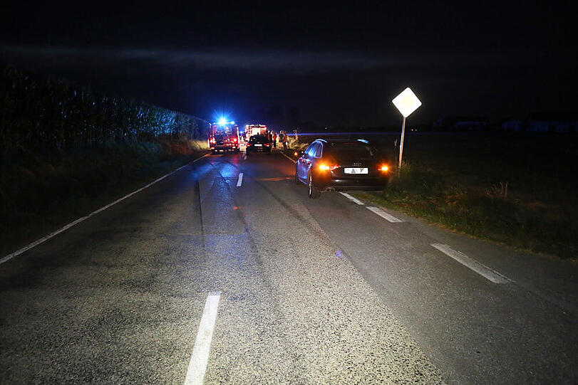 Die Fahrt eines Nissan-Fahrers endete in einer Tragödie. Der Mann wurde beim Unfall aus dem Auto geschleudert.