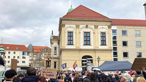In Magdeburg gingen am Samstag rund 300 Menschen auf die Straße.