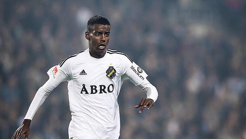 16 Partien hat Mittelstürmer Alexander Isak (17) in dieser Saison bereits für AIK Solna bestritten und dabei vier Treffer erzielt. 16 Partien hat Mittelstürmer Alexander Isak (17) in dieser Saison bereits für AIK Solna bestritten und dabei vier Treffer erzielt.