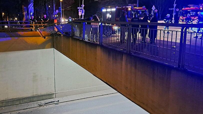 Die Ifflandstra&szlig;e f&uuml;hrt abgesenkt unter der Tivolistra&szlig;e hindurch und geht in die Widenmayerstra&szlig;e &uuml;ber.