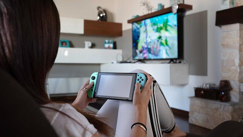 Mit der Switch können Spielerinnen und Spieler am TV oder in der Hand zocken.