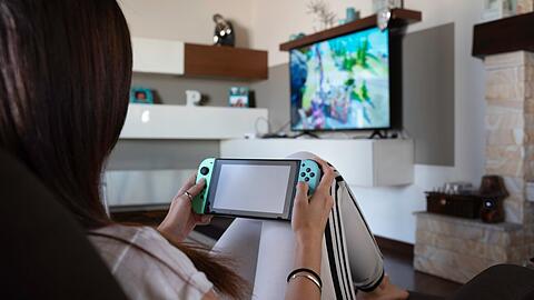 Mit der Switch können Spielerinnen und Spieler am TV oder in der Hand zocken.