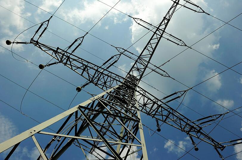 In Zukunft werden viel mehr Stromleitungen das Land überziehen - eine Folge der Energiewende.