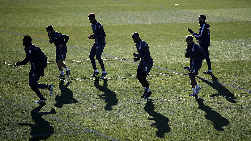 Schattenspiele im Wintertrainingslager beim 1860-Training.