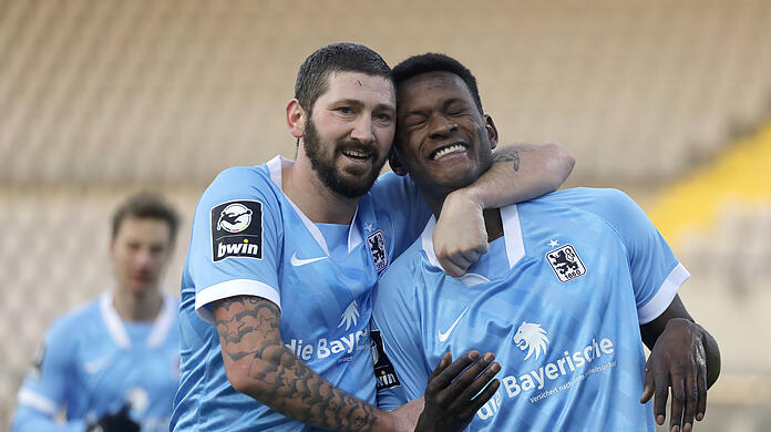 Merveille Biankadi (r.) erwischte einen Traumstart beim TSV 1860.