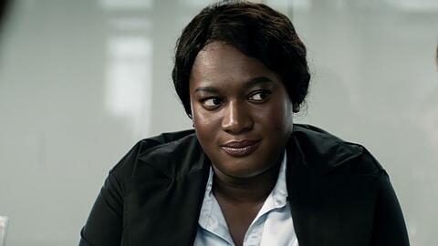 BKA-Fallanalytikerin Gloria Acheampong (Thelma Buabeng) wird f&uuml;r ihren zweiten Fall nach Frankfurt am Main geschickt. Der erste Film von Lars Beckers geplanter ZDF-Reihe "Die Polizistin" spielte noch an der deutsch-d&auml;nischen Grenze. Wie f&uuml;hlt man sich als schwarze "Polizistin" in Deutschland, Thelma Buabeng?