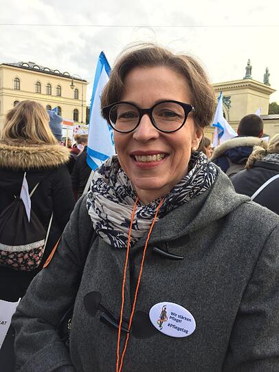 Andrea Ellermeyer: &bdquo;Wir brauchen strukturelle Qualitätskontrolle bei der Ausbildung und eine eigene, starke Vertretung &ndash; keinen Zirkel auf freiwilliger Basis.&ldquo;