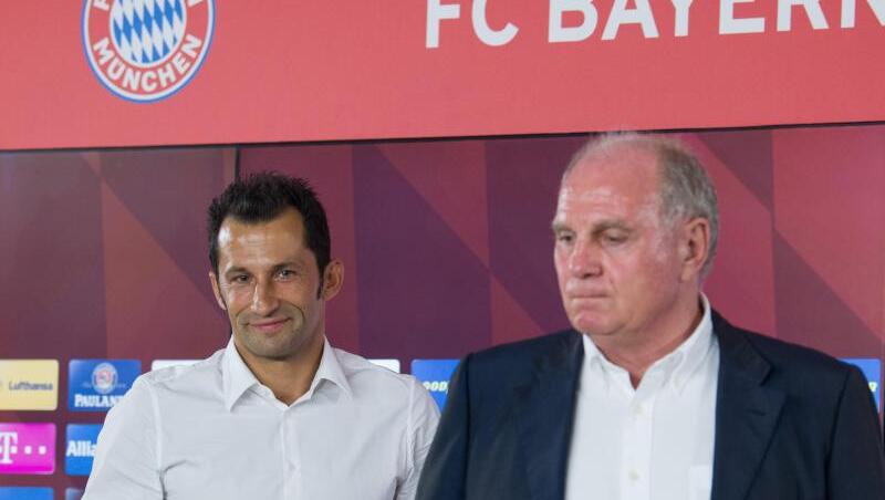 Hasan Salihamidzic und Uli Hoeneß. Foto: Peter Kneffel/Archivbild Hasan Salihamidzic und Uli Hoeneß. Foto: Peter Kneffel/Archivbild