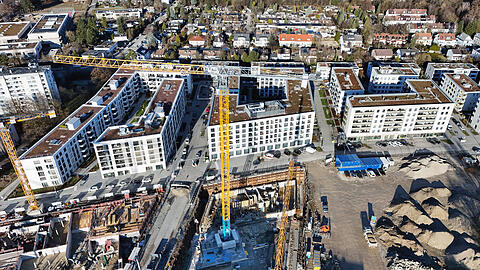 Das Bild zeigt eine Baustelle in Neuperlach. Doch in M&uuml;nchen sind noch an vielen weitern Stellen neue Wohnungen geplant.