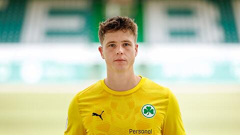 Keeper Sebastian Jung wechselt in die Slowakei. (Archivbild)