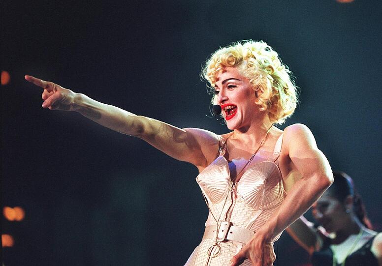 Madonna provoziert 1990 Dortmund.